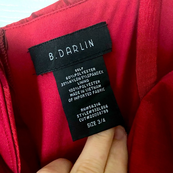 STUNNING Satin Red Party/Evening Dress - Picture 3 of 3